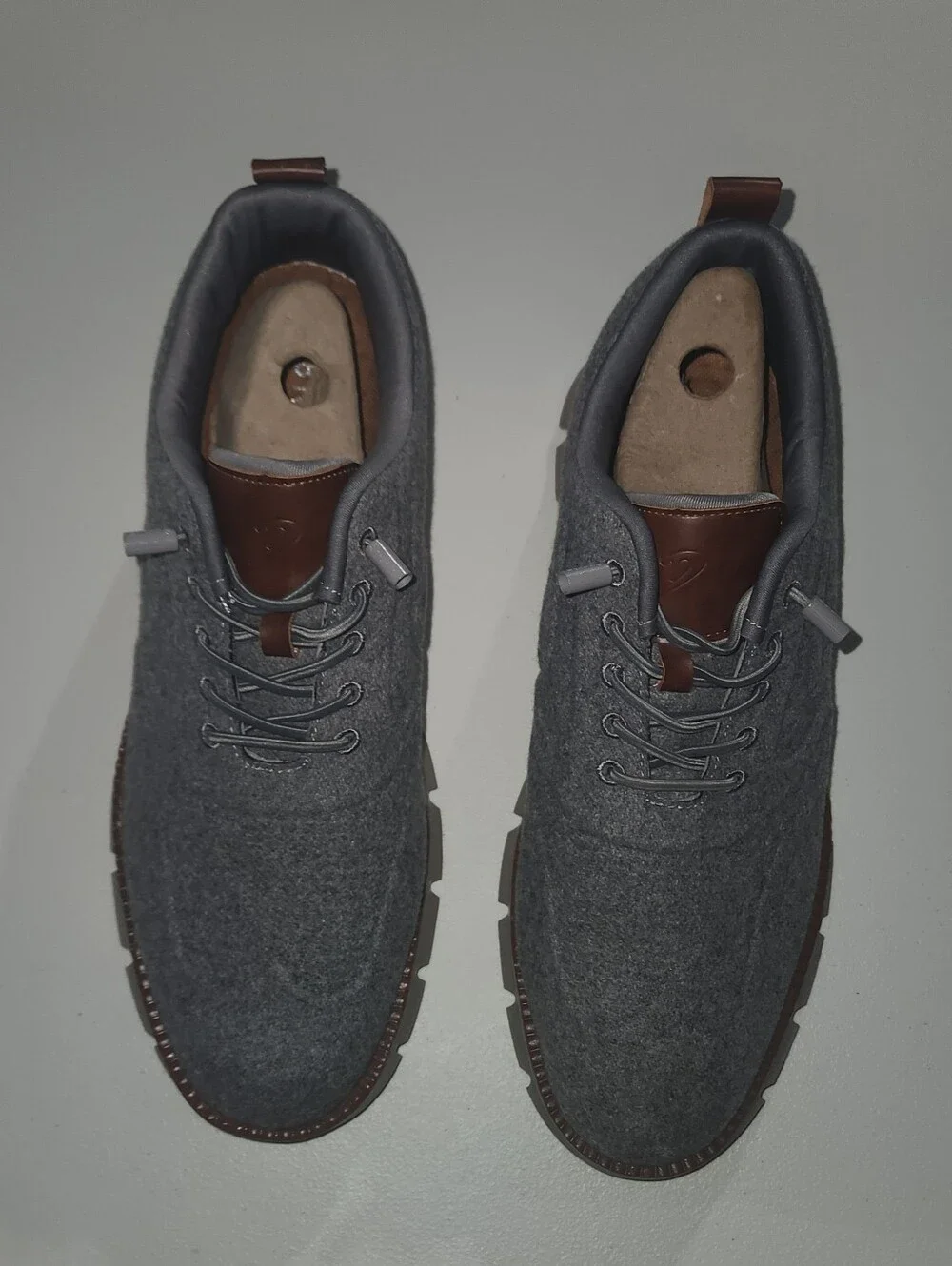 Men's Gray Wool-Blend Casual Shoes with Brown Trim Size 12 US / EU 46